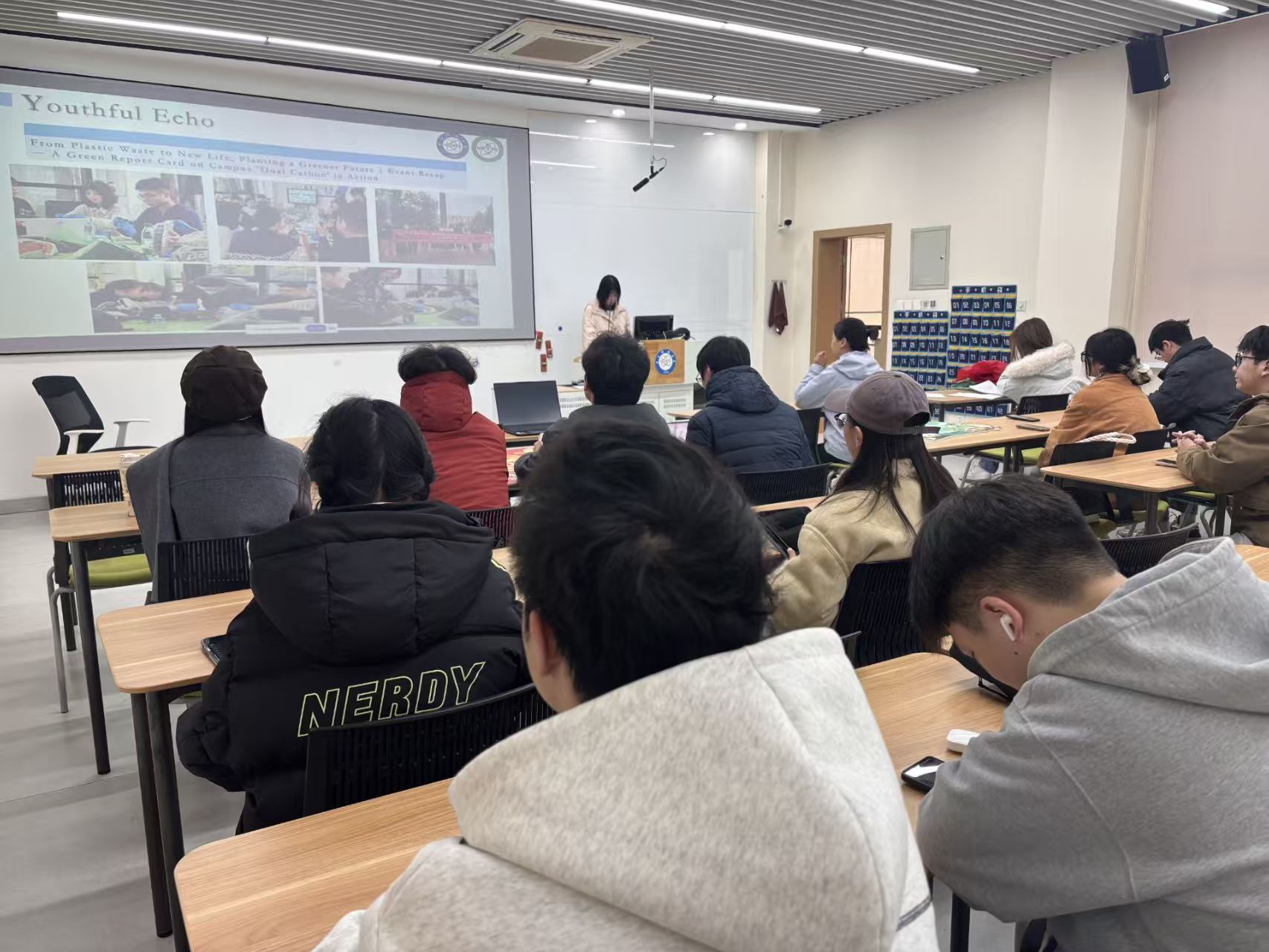 �й����깲Ԓ���س���̼����(j��ng)�(y��n)��̽����У�Gɫ��(sh��)�`�·�ʽ